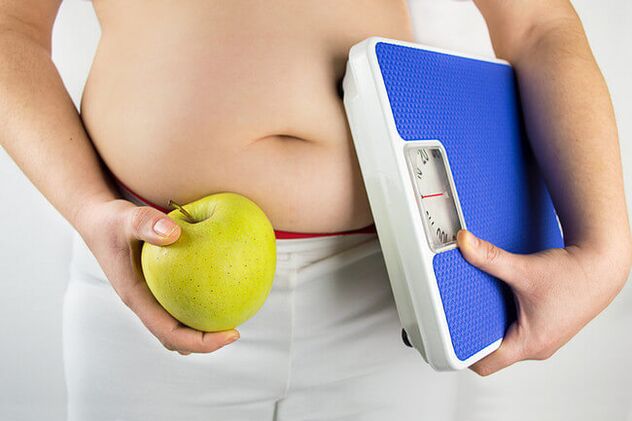 Przygotowanie do utraty wagi obejmuje ważenie się i ograniczanie codziennych kalorii. 